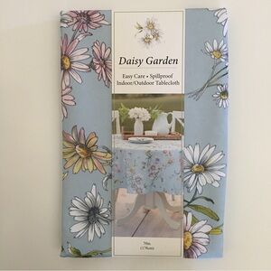 NEW 70” Round Tablecloth Indoor Outdoor Easy Care Seats 4-6 | Daisy Garden
